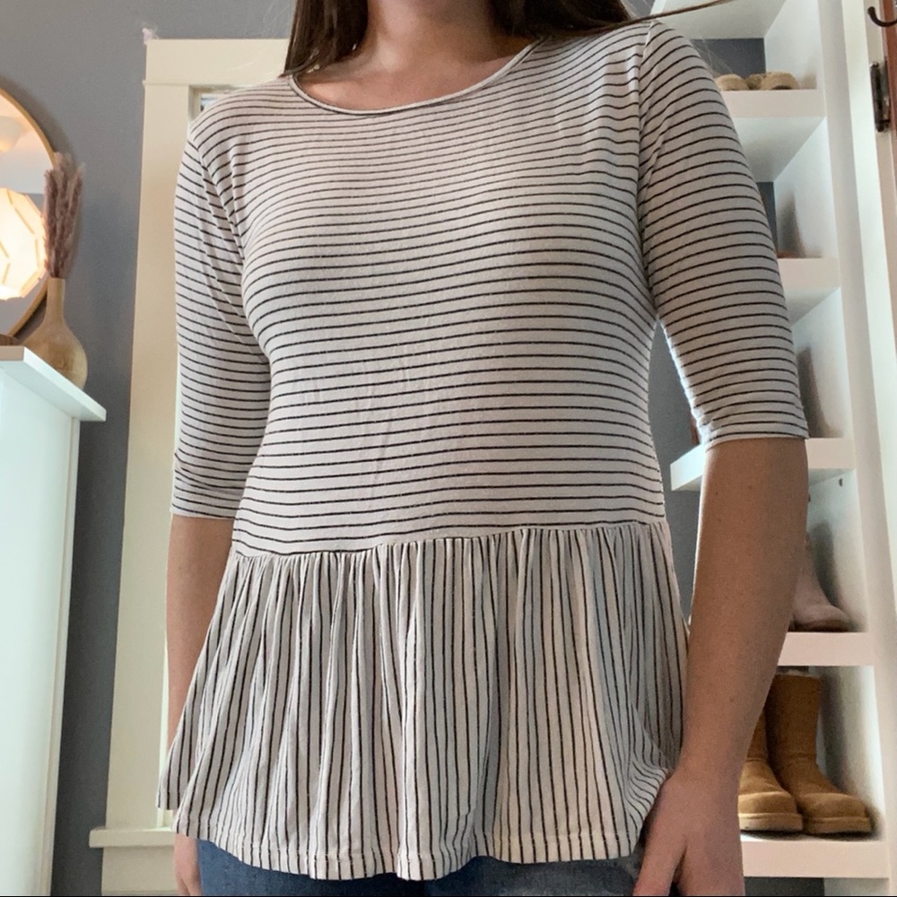 Striped Ruffled Top - Picture 2 of 5